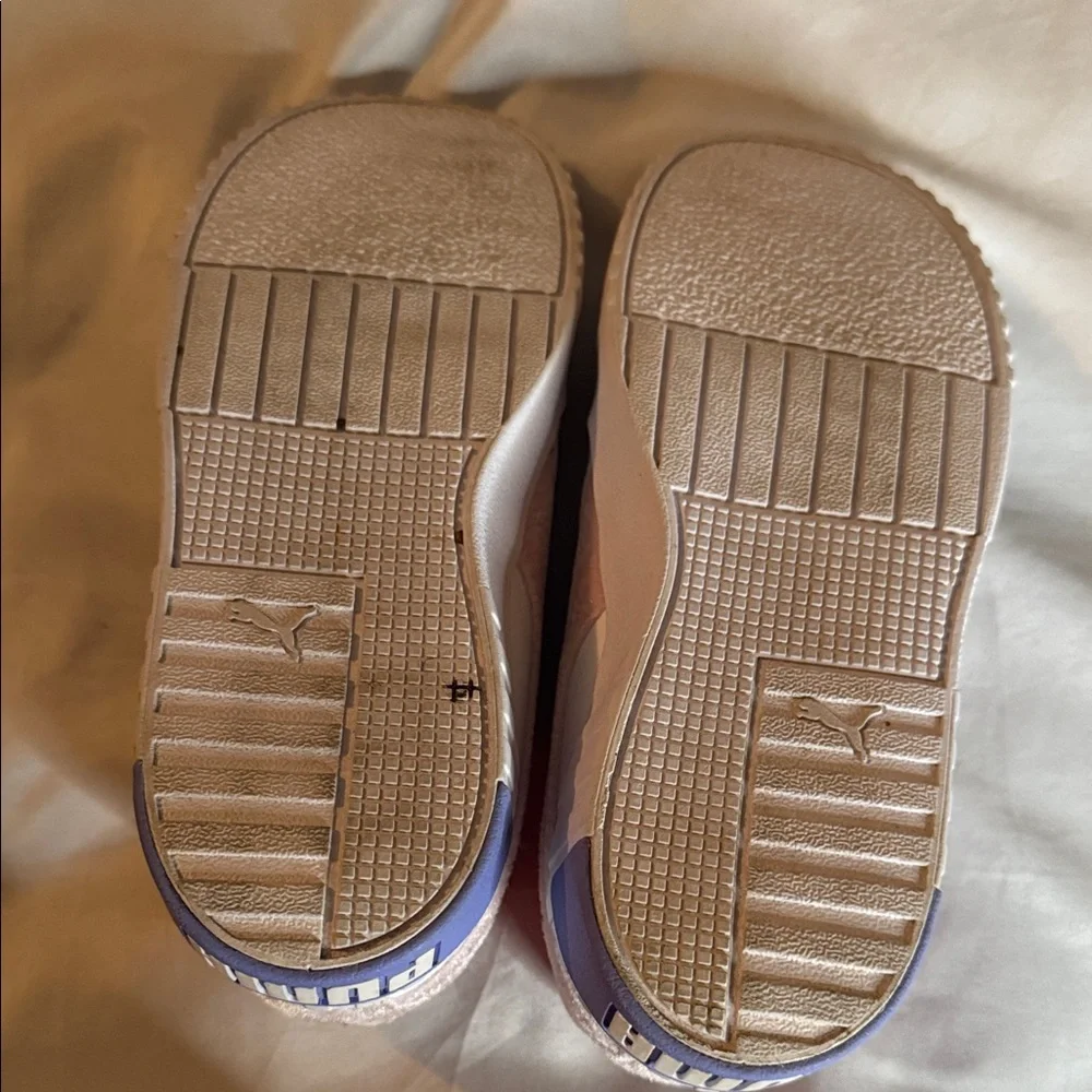 Puma Kids Sneakers in White and Pink - Picture 6 of 7